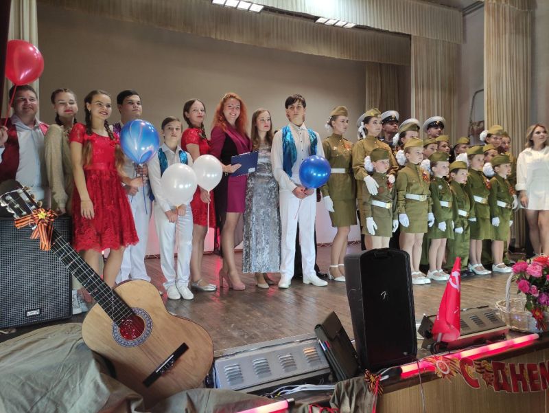 Накануне Дня освобождения Севастополя в госпитале ЧФ прошел концерт для выздоравливающих воинов (фото)