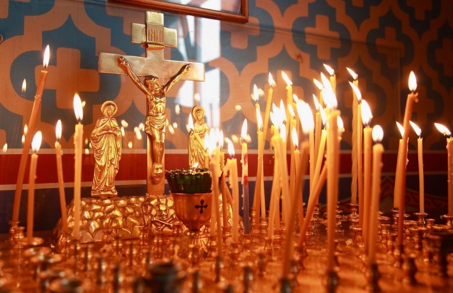 Православные отмечают праздник Воздвижения Креста Господня