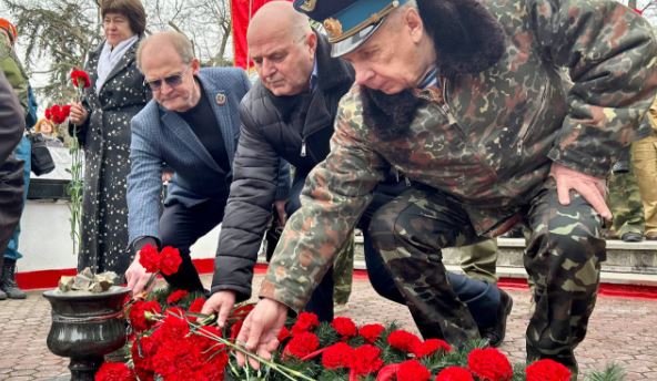 В Севастополе почтили память павших в Афганистане советских воинов