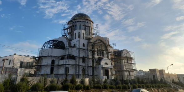 В Севастополе на храме в честь Всех святых в земле Русской просиявших смонтирован основной центральный купол