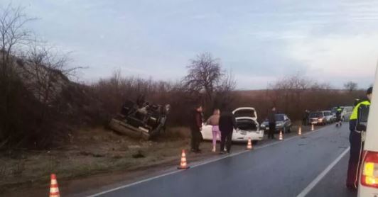 Три человека пострадали в ДТП на крымской трассе