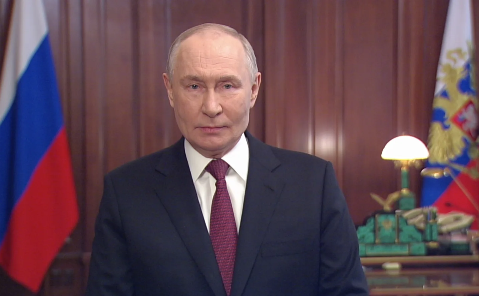 Владимир Путин поздравил россиян с Днем защитника Отечества (ВИДЕО)