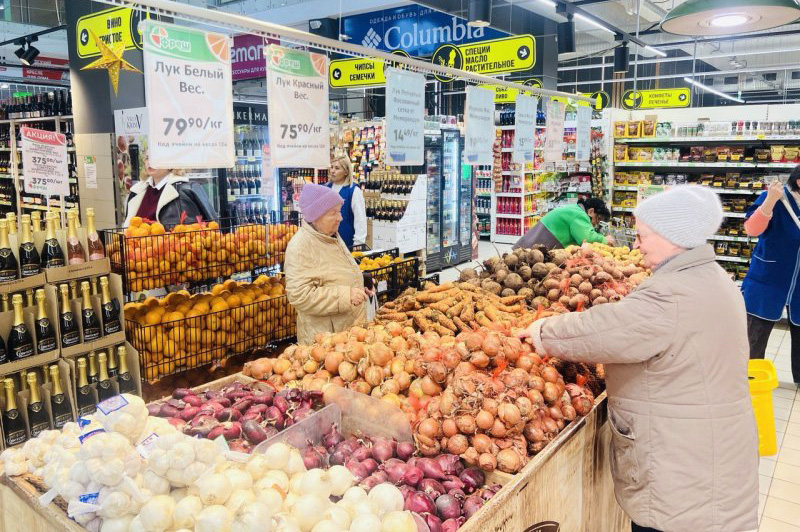 В Севастопольских магазинах подорожали картофель и свежие огурцы