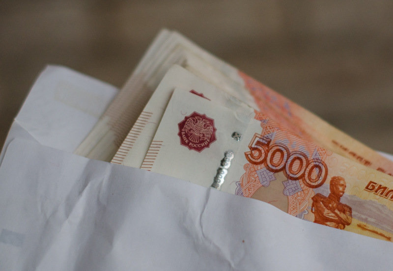Три из четырех крымчан убеждены, что ответственность за взятки несут и получатель, и взяткодатель