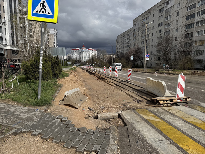 Финансовый оазис: В Севастополь — за получением миллионных контрактов без конкурса (ФОТО)
