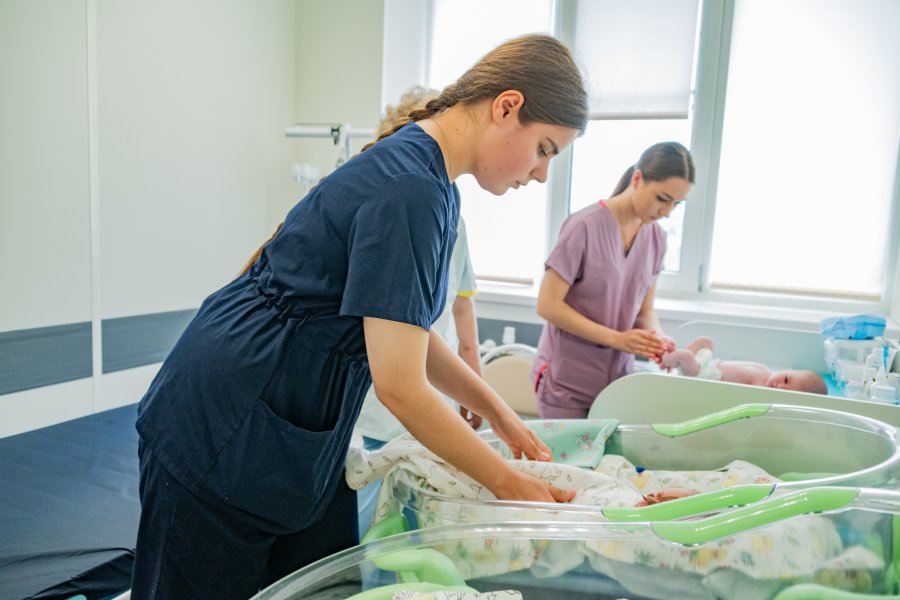 Выпускники медколледжа Севастополя готовятся к работе в городских больницах
