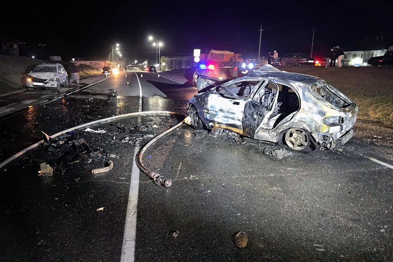 В Крыму в столкновении трех автомобилей один человек погиб и трое пострадали