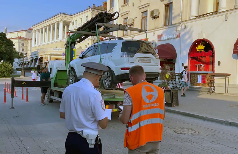 Россиян предложили уведомлять в СМС об эвакуации их автомобилей