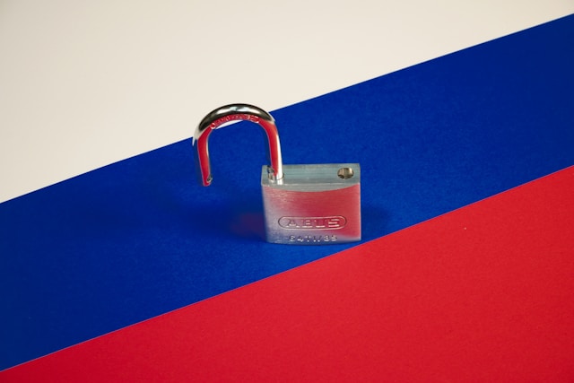 В снятие санкций с России верит только 8% севастопольцев