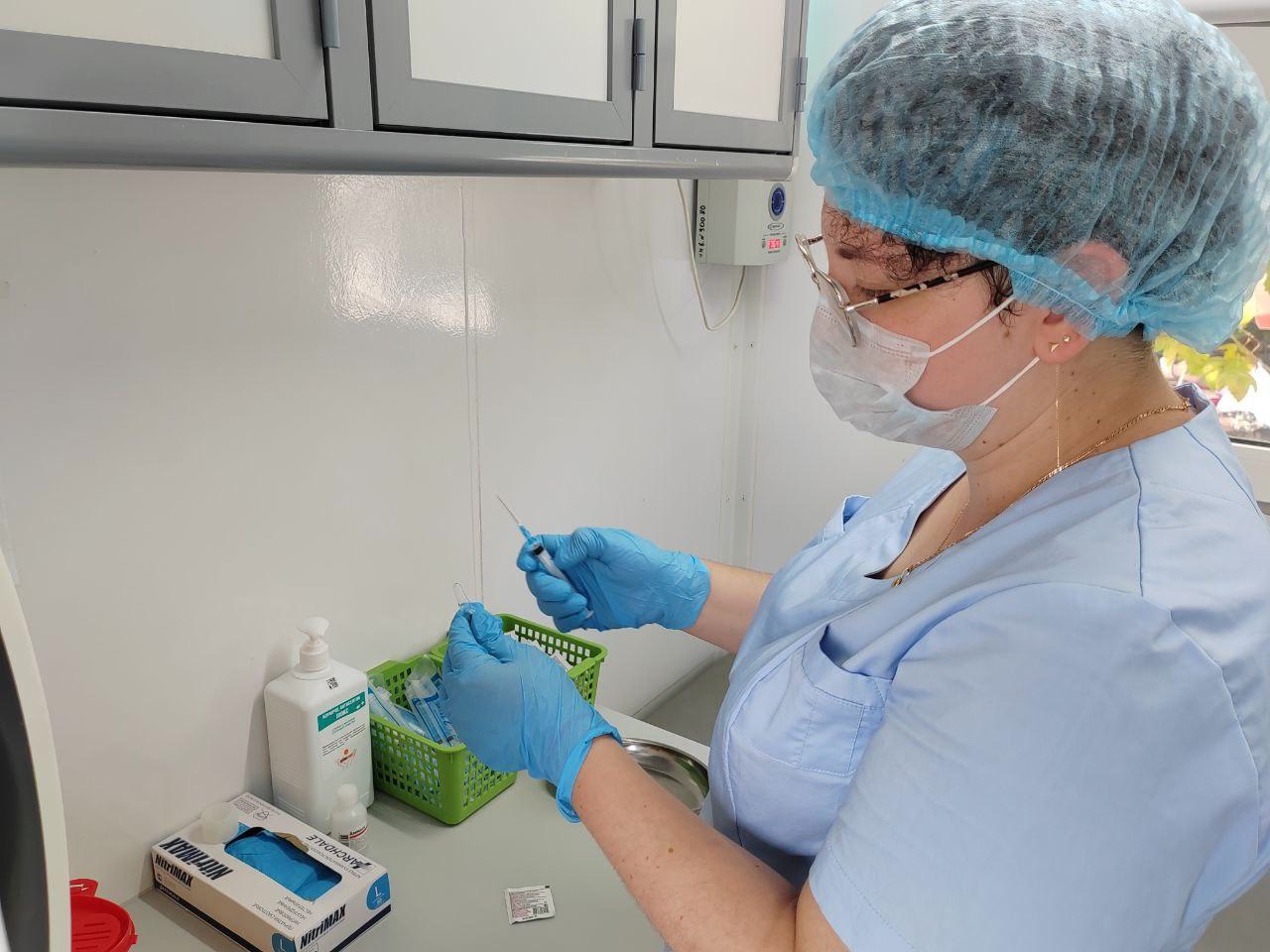 Более 14 тысяч севастопольцев уже получили вакцину от гриппа