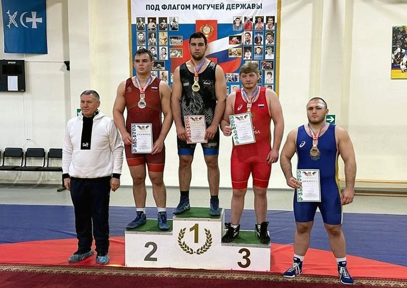 Севастопольцы завоевали две медали юниорского первенства ЮФО по греко-римской борьбе