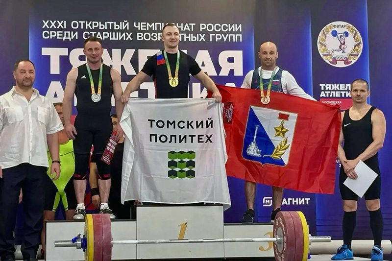 Севастополец Игорь Неганов завоевал «бронзу» чемпионата России по тяжелой атлетике среди ветеранов