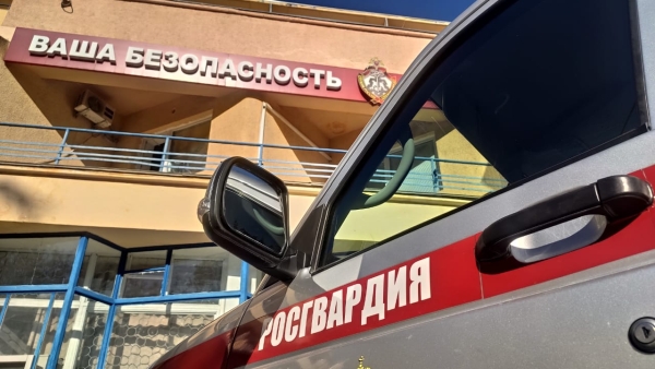 Севастополец порезал ножом собутыльника и сел дальше распивать алкоголь