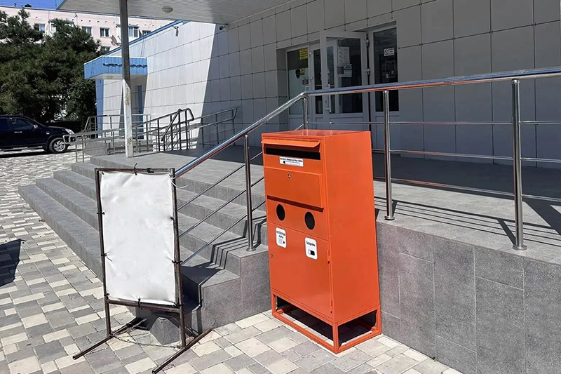 В Феодосийском округе установили контейнеры для сбора отходов I и II классов опасности