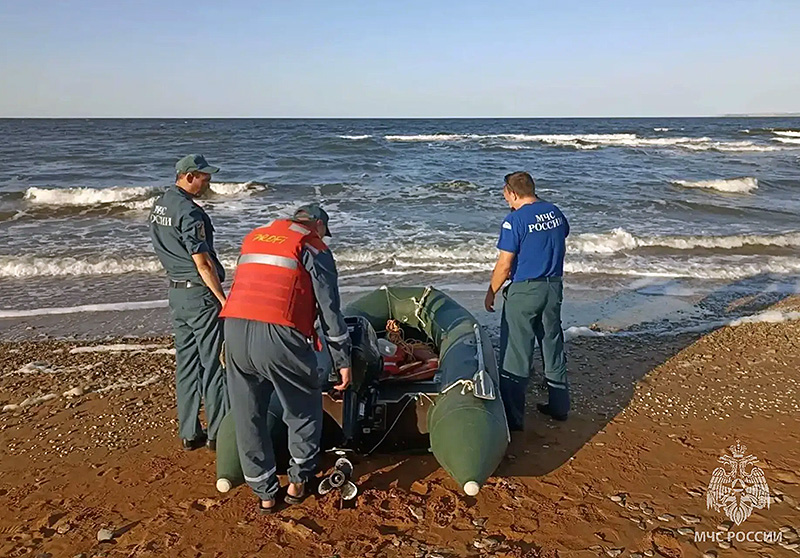 В Крыму четверо мужчин искупались в шторм: двое утонули, один пропал, один в больнице