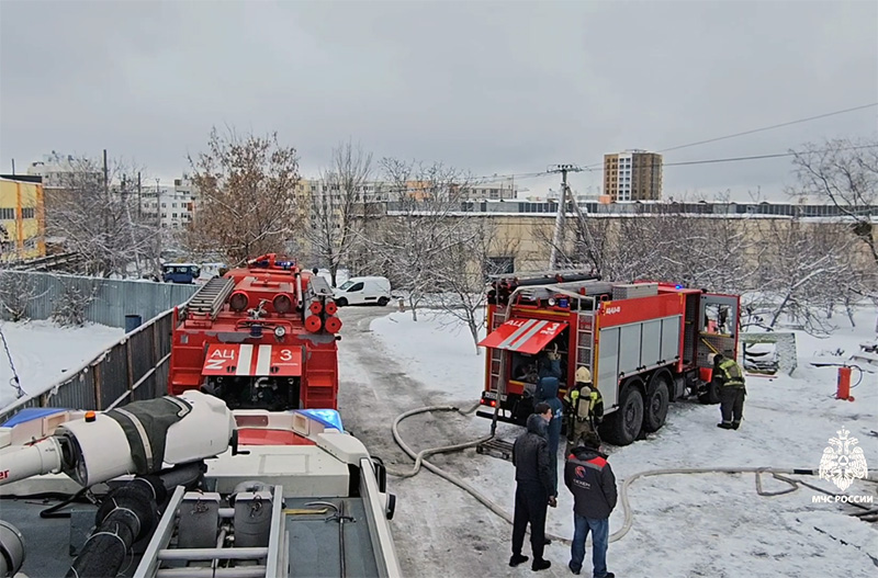В Симферополе на пожаре спасли женщину