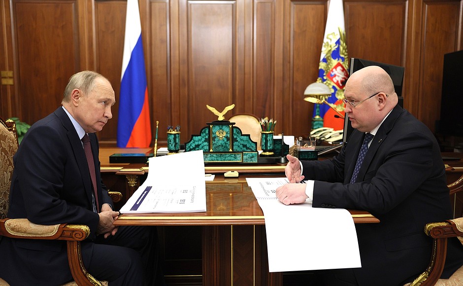 Путин принял Развожаева с докладом по итогам развития Севастополя за год