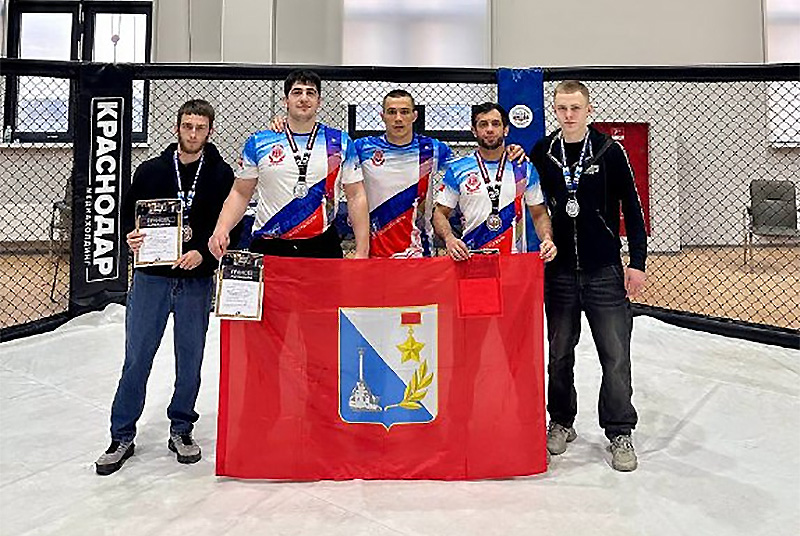 Севастопольцы завоевали медали первенства и чемпионата ЮФО по смешанному боевому единоборству