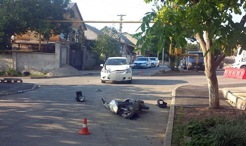 В Бахчисарайском районе в ДТП пострадали несовершеннолетние мопедист и его пассажир (ФОТО)