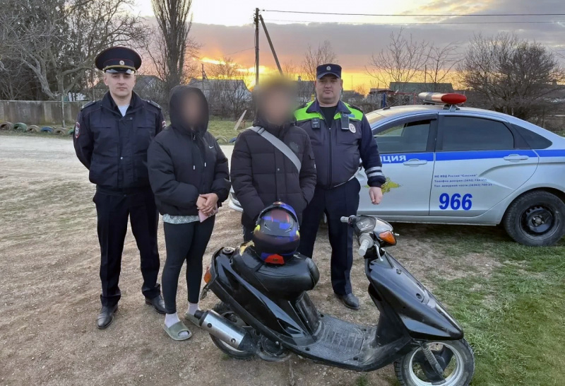 В Сакском районе выявили еще двоих несовершеннолетних мопедистов