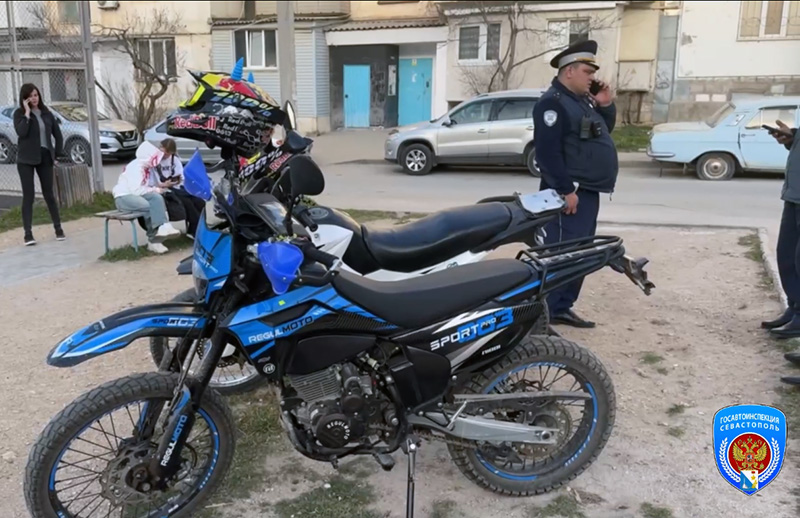 В Севастополе автоинспекторы задержали двоих несовершеннолетних мотоциклистов