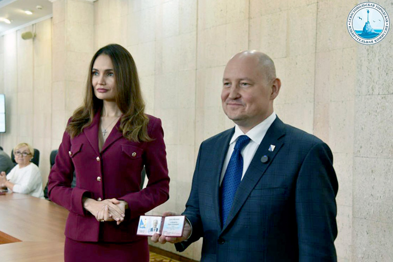 Севгоризбирком зарегистрировал избранного губернатора
