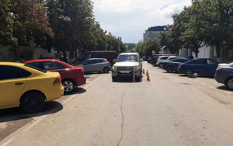 В Керчи 3-летний мальчик попал под внедорожник
