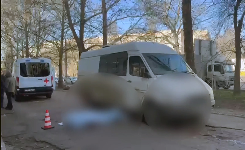 В Симферополе молодой водитель на тротуаре насмерть задавил пешехода (ВИДЕО)