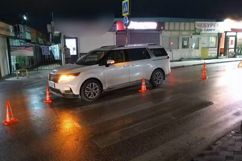 В Севастополе возле «Юмашевского» рынка на «зебре» автоледи сбила женщину (ВИДЕО)