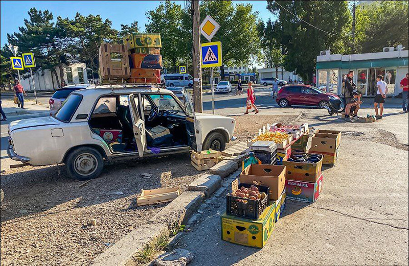 Власти Севастополя не устают бороться с незаконными НТО