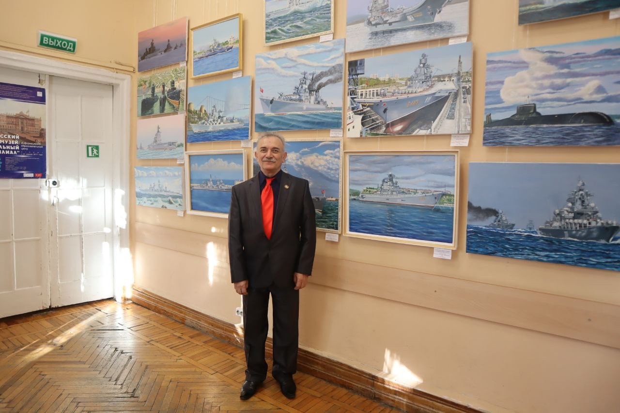 Выставка картин «Влюбленный в Севастополь. Море. Корабли. Паруса» открылась в Толстовке
