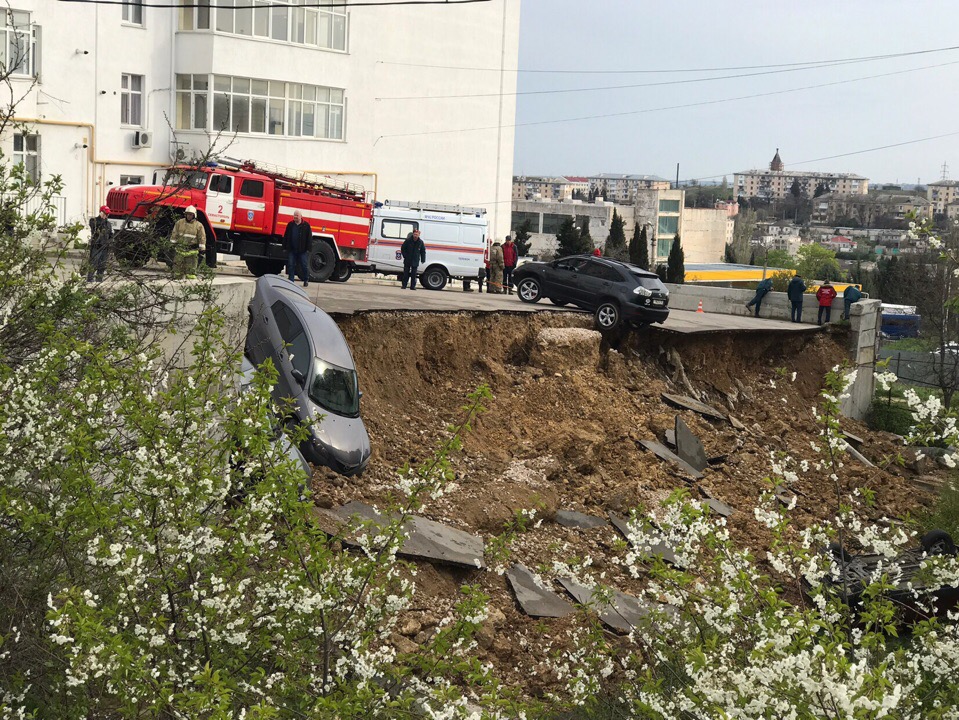 Севастопольских чиновников от ЖКХ таки клюнул жареный петух?