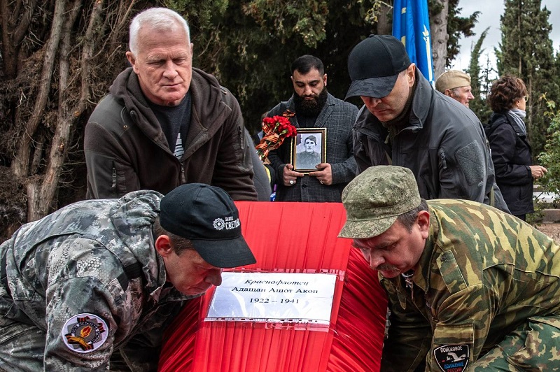 В Севастополе перезахоронили останки 143 защитников и освободителей города
