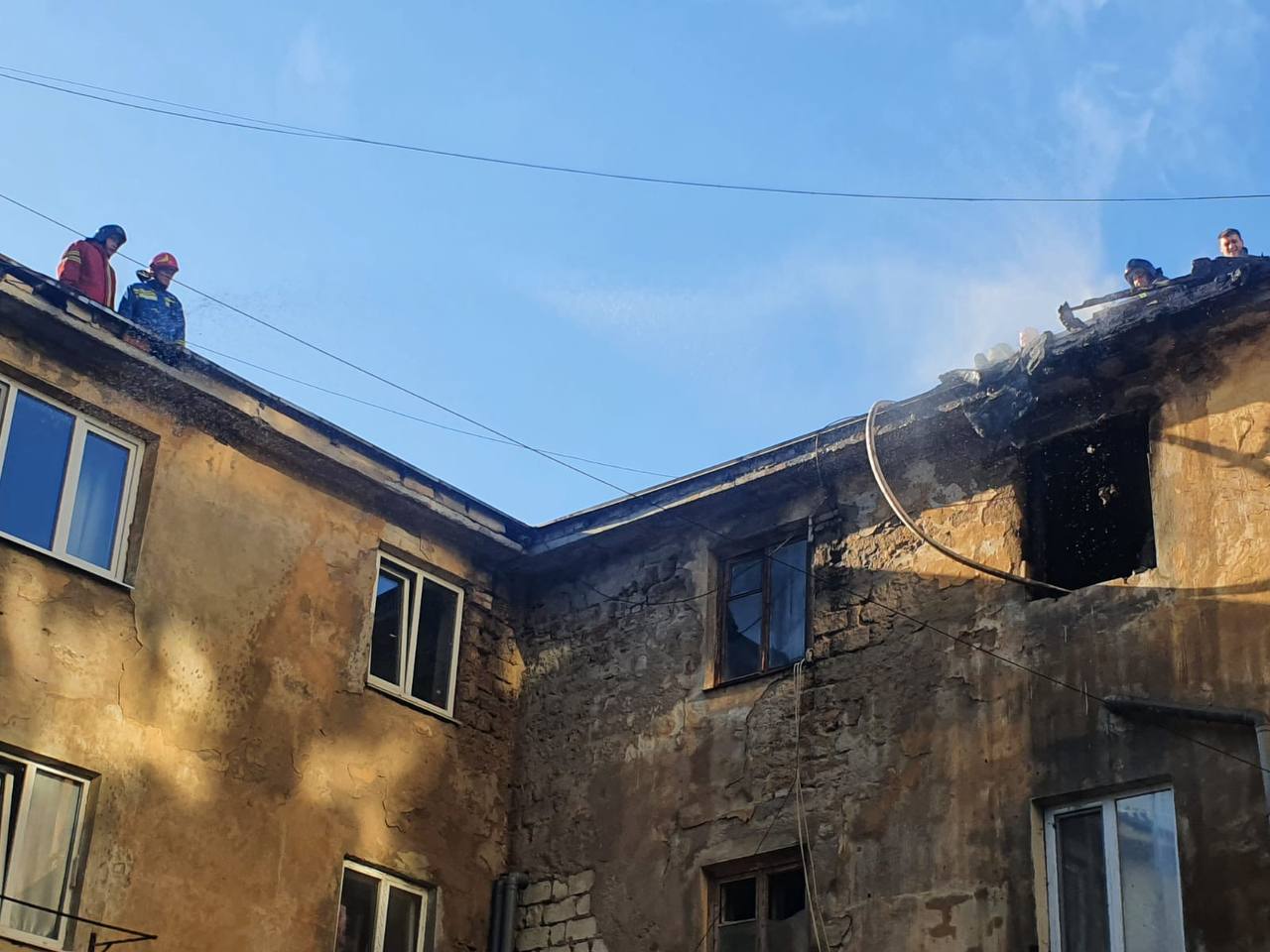 При пожаре в Симферополе эвакуировали 32 человека