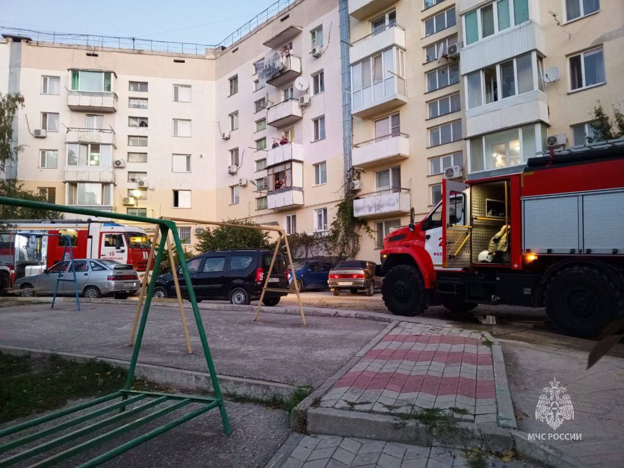 При пожаре в Крыму спасли 78-летнего мужчину, ещё 20 человек эвакуировали 