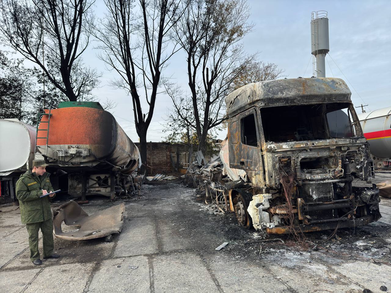 Двое пострадавших при возгорании газовоза под Симферополем находятся в тяжелом состоянии