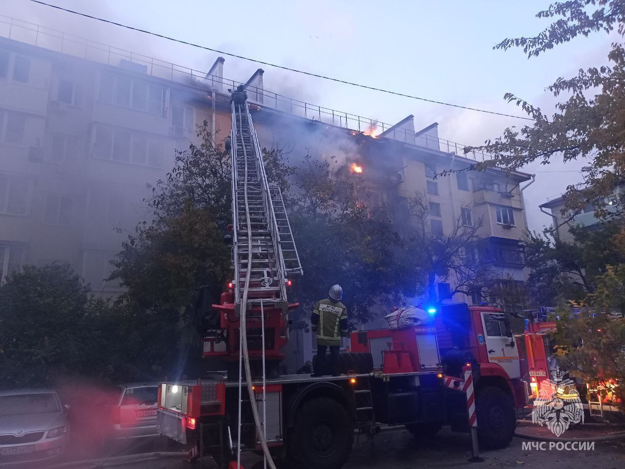 На прошлой неделе на пожарах в Севастополе спасли 35 человек