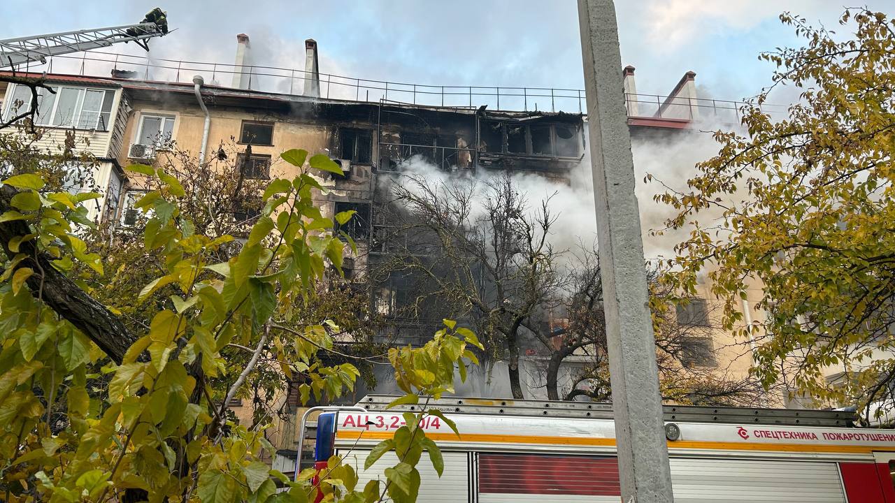 На пожаре по улице Хрусталева в Севастополе обнаружен погибший (фото)