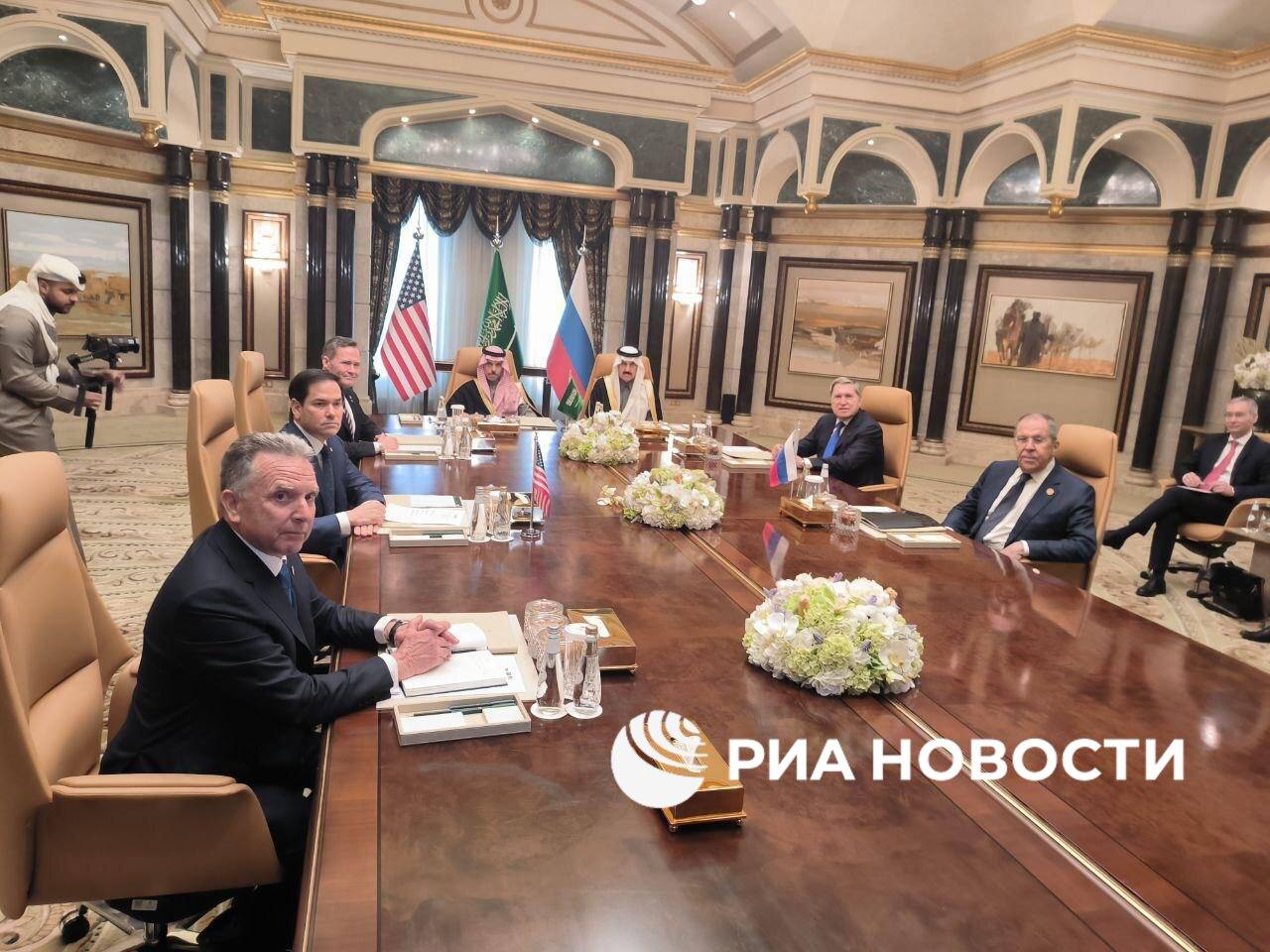 В Эр-Рияде начались российско-американские переговоры