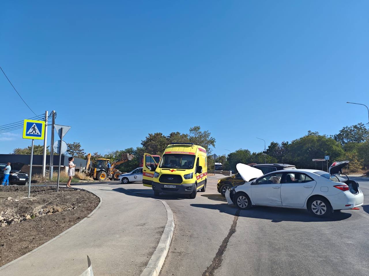 В утреннем ДТП на Лабораторном шоссе пострадали два человека