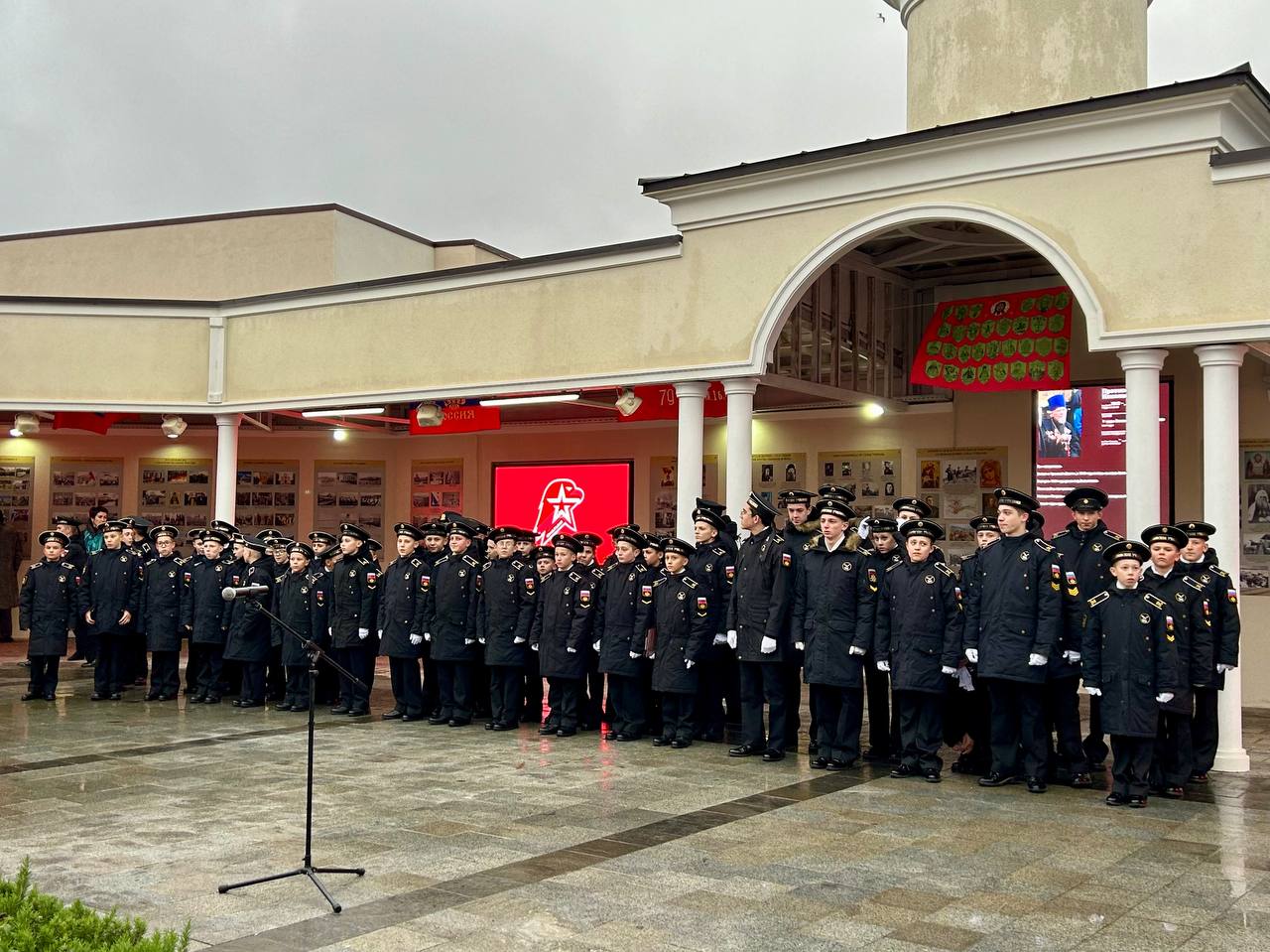 В Севастополе в День Героев Отечества кадеты-нахимовцы вступили в ряды «Юнармии» (ФОТО)