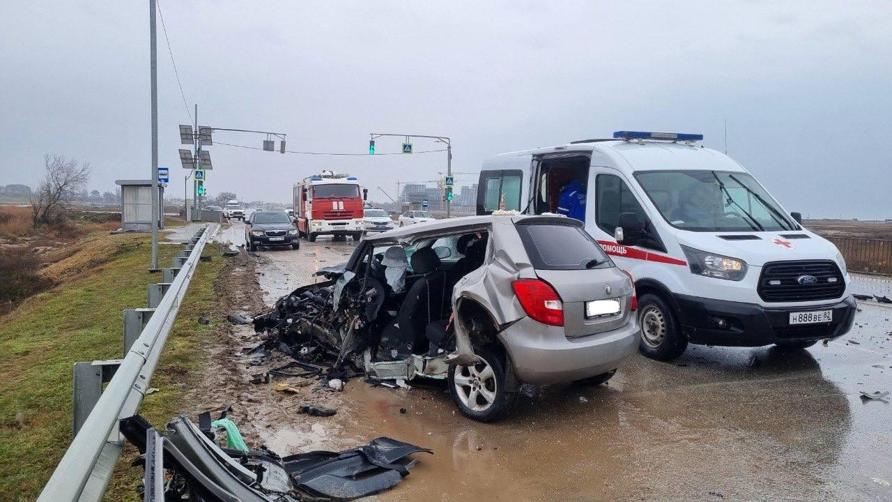 Один человек погиб и двое пострадали в ДТП на западе Крыма (ФОТО)