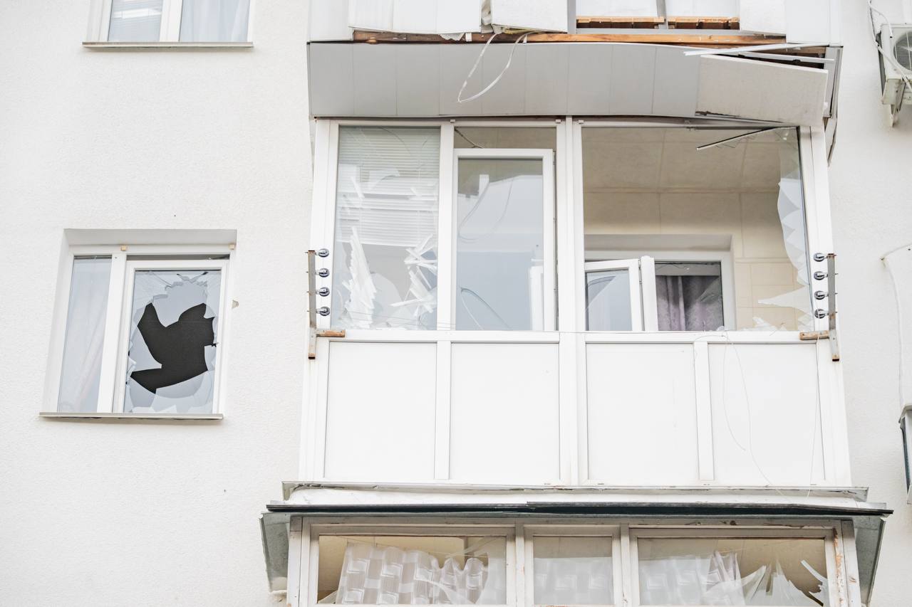 В Севастополе устраняют последствия ночной атаки ВСУ (ФОТО)