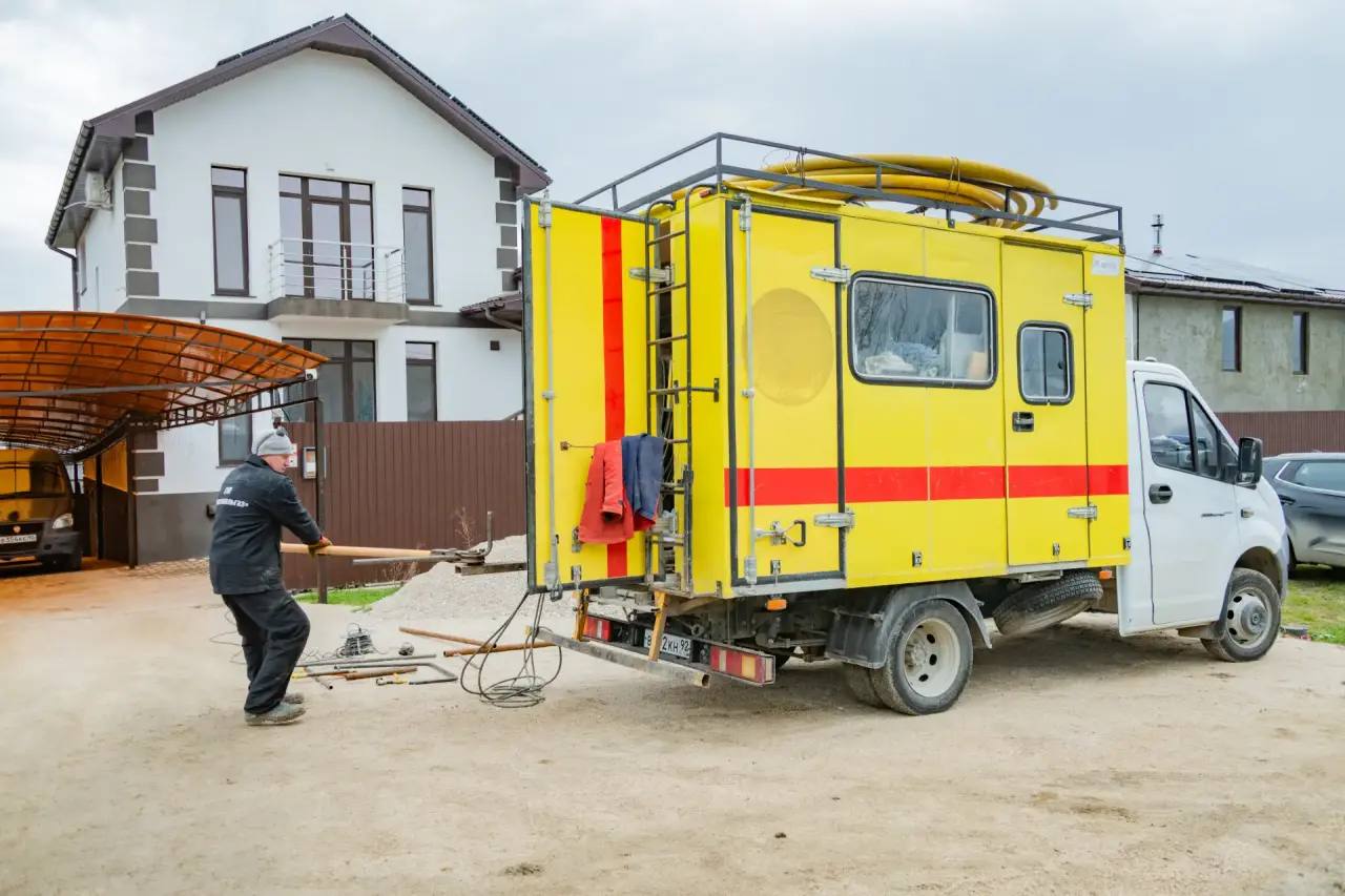 Жителям Тылового начали подключать газ в домах