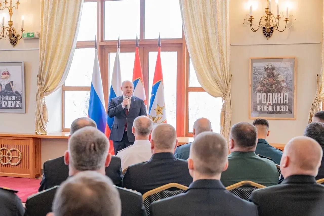 Губернатор Севастополя наградил военнослужащих и сотрудников силовых ведомств