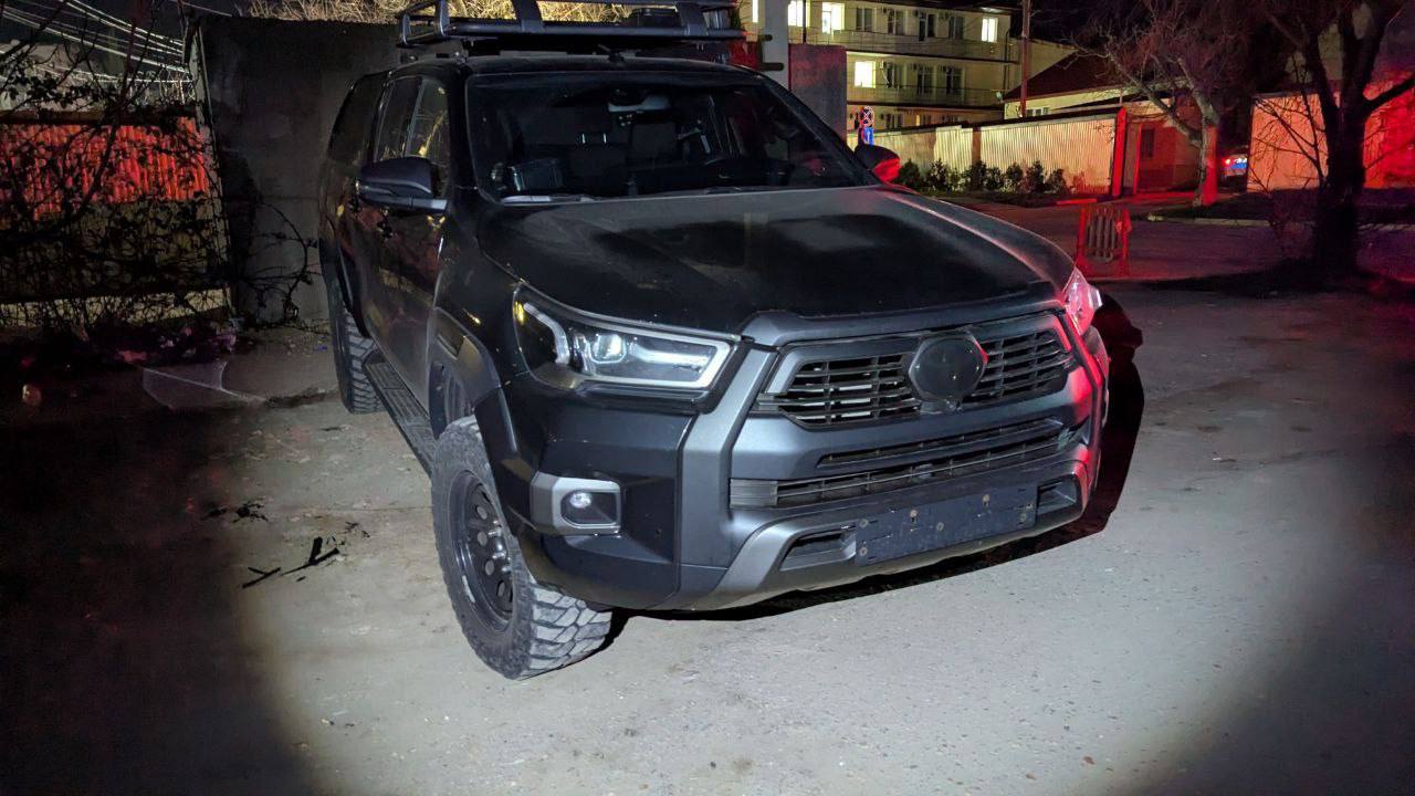 Автомобиль без номеров сбил 15-летнюю девочку на самокате в Севастополе и скрылся (ФОТО)
