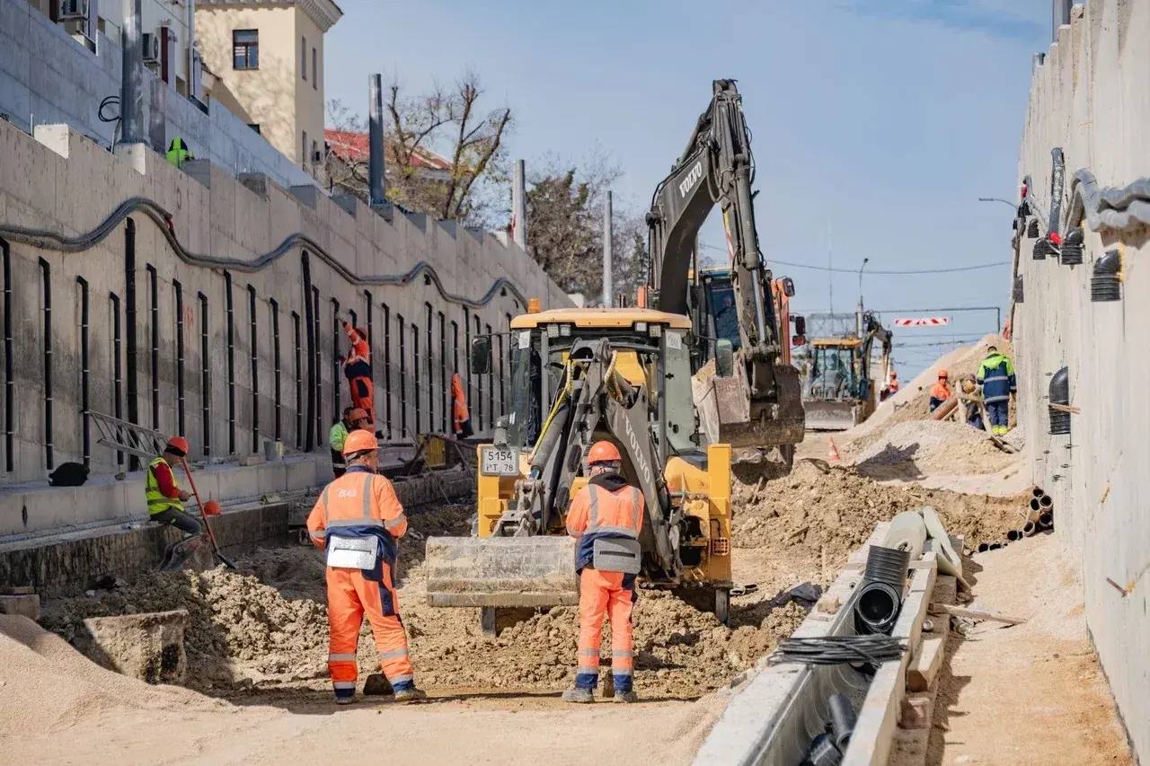 Движение автомобилей от улицы Новороссийской до площади Восставших планируют открыть в июле