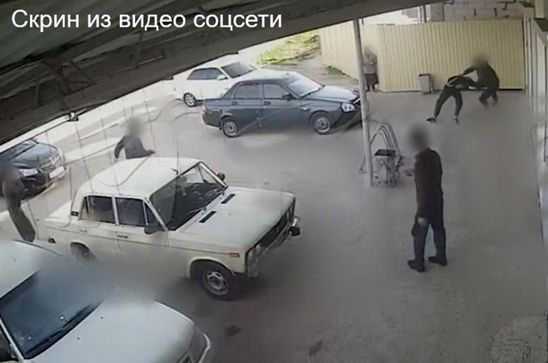 В Евпатории полицейские привлекли к ответственности троих молодых людей за побои