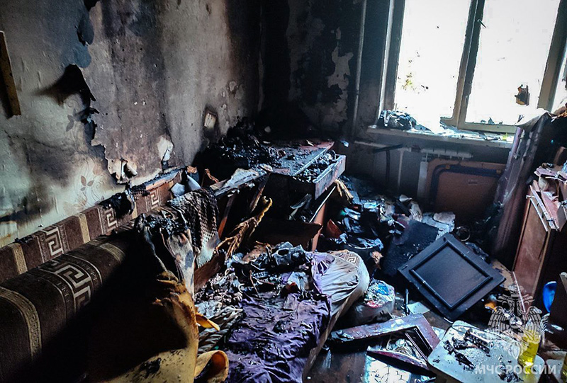 В Севастополе на проспекте Октябрьской революции горела квартира (фото)