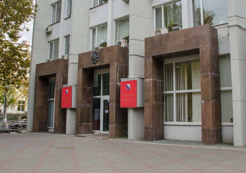 В Севастополе перераспределили функции между органами исполнительной власти и кураторство вице-губернаторов